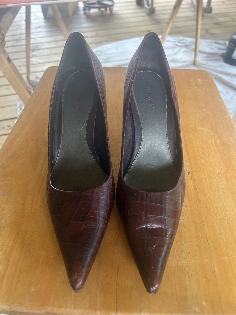 Nine West Dark Brown Croc-Embossed Pointed Toe Pumps
